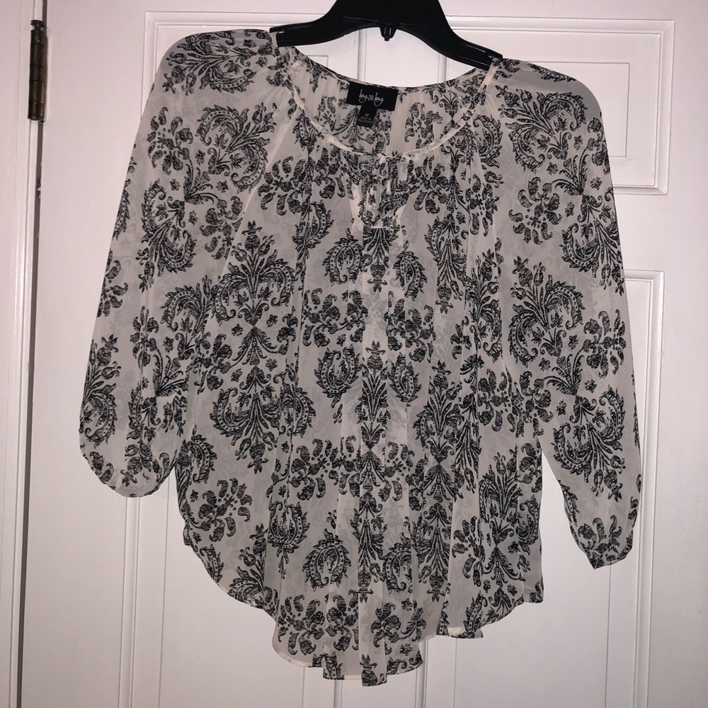 White/black blouse
